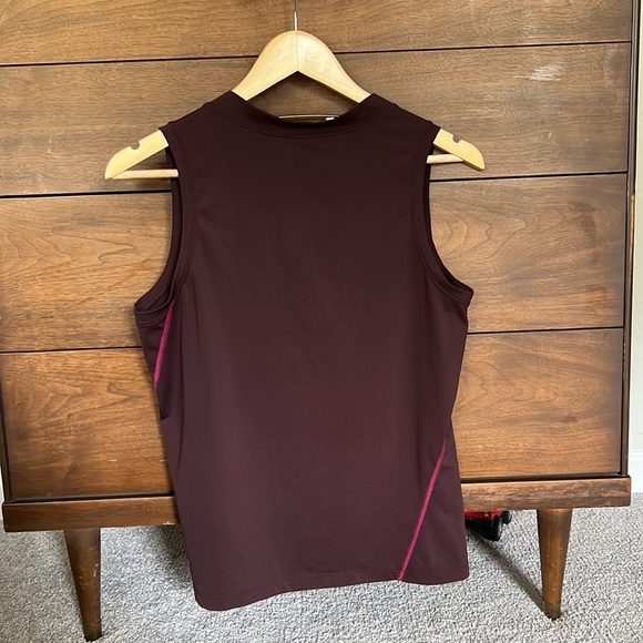 Patagonia tank top maroon wine color - Picture 2 of 3